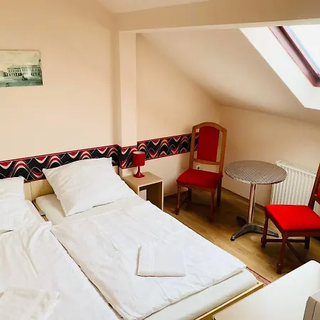 Kinizsi Panzio Hotel